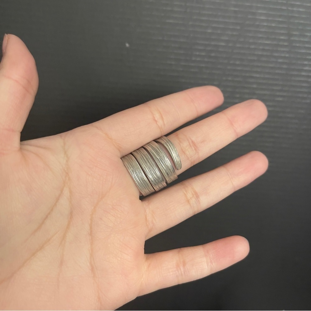 Very Heavy Sterling Silver Unmarked But Tested Twisted Ring Size 7.5 - Picture 2 of 8